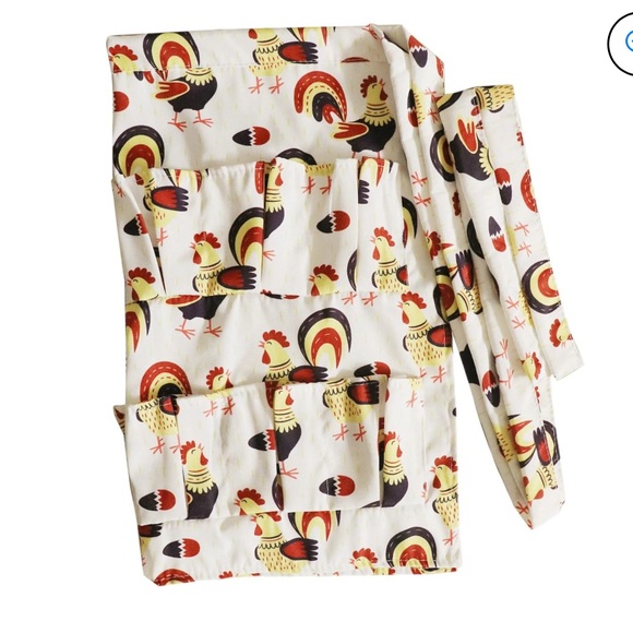 Egg collecting chicken print apron - Picture 9 of 9